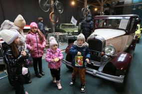 Children with gifts from Saint Nicholas