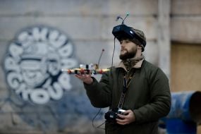 Инструкторы и новобранцы 3-й отдельной десантно-штурмовой бригады руководят беспилотниками