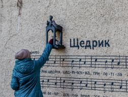 Mini-sculpture in honor of composer Mykola Leontovych