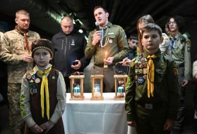 Передача Вифлеємського вогню миру