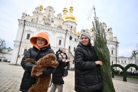 Дети погибших защитников Украины получили елки