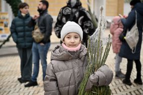 Дети погибших защитников Украины получили елки