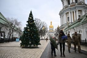 Дети погибших защитников Украины получили елки