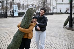 Дети погибших защитников Украины получили елки