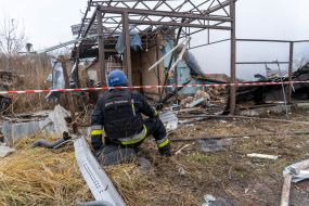 Rescuers eliminate the consequences of massive shelling in the residential sector in Kharkiv