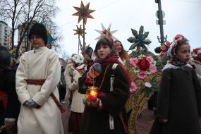 Participants in the Christmas procession in the center of Kyiv