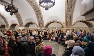 Колядки в київському метро