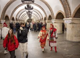 Колядки в київському метро