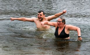 Крещенские купания в Гидропарке в Киеве