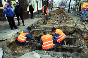 Ремонтные работы в связи с прорывом труб теплосети