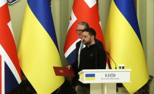 Volodymyr Zelenskyy and Keir Starmer