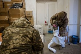 Servicemen of the Civil-Military Cooperation Department of the 81st Brigade of the Armed Forces of Ukraine take off their overalls