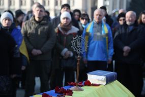 Чин прощання з воїном і телеоператором Русланом Ганущаком на Майдані Незалежності в Києві