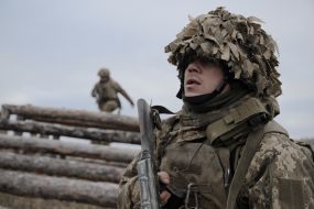 Paratroopers training in Donetsk region