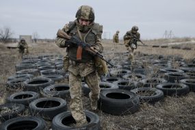 Paratroopers training in Donetsk region