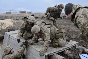 Paratroopers training in Donetsk region