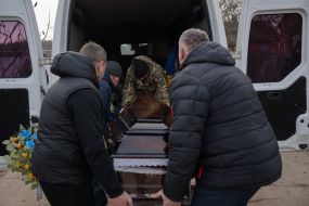 Церемония захоронения военнослужащего Александра Росторгуева