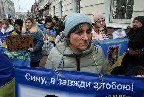 Участники акции в поддержку пленных военных ДШВ