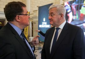 Patrick Turner,  Andriy Sybiga