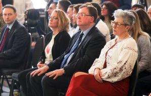 Natalka Cmoc, Patrick Turner