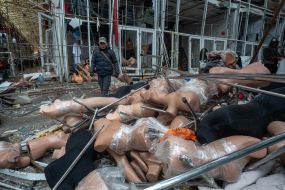 Последствия удара российского дрона по рынку "Барабашово" в Харькове