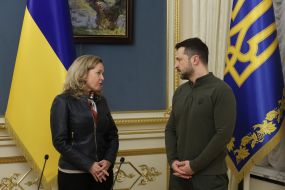 Nadia Calvino and Volodymyr Zelenskyy