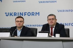 Arseniy Pushkarenko and Oleksandr Merezhko