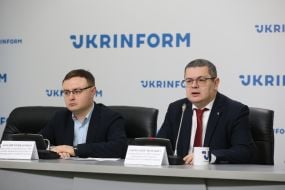 Arseniy Pushkarenko and Oleksandr Merezhko