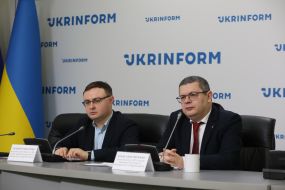 Arseniy Pushkarenko and Oleksandr Merezhko