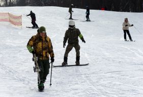 Тренування ветеранів на сноуборді та лижах