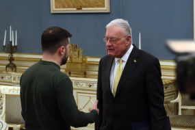 Volodymyr Zelenskyy and Keith Kellogg