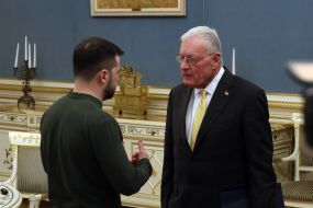 Volodymyr Zelenskyy and Keith Kellogg