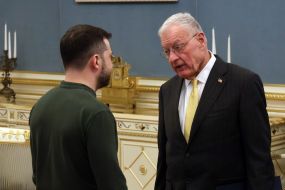 Volodymyr Zelenskyy and Keith Kellogg
