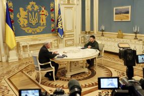 Volodymyr Zelenskyy and Keith Kellogg