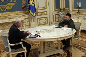 Volodymyr Zelenskyy and Keith Kellogg