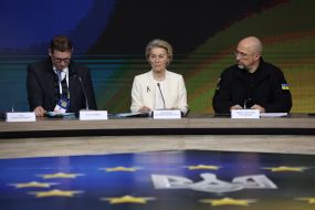 Denys Shmyhal and Ursula von der Leyen