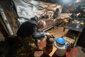 Artillerymen of the 42nd Separate Mechanized Brigade