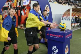 Referee Mykola Balakin