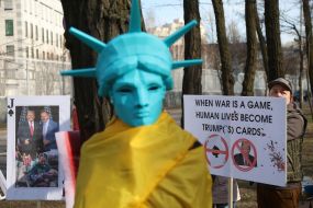 Акция «Америка, проснись!»