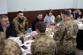 Volodymyr Zelenskyy held iftar with representatives of the Ukrainian Muslim community and Muslim military personnel