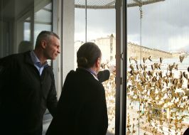 Vitaliy Klychko, Charles Caissin