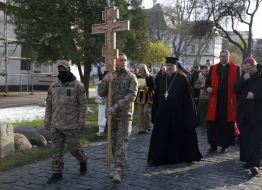 Participants of the Ecumenical Stations of the Cross for the prisoners, their families and the return of peace in Ukraine