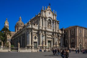 Вид на Кафедральний собор Святої Агати в місті Катанія