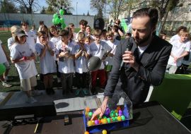 Lottery among participants of the most massive fencing lessonoter in the lottery