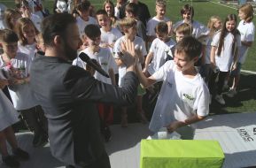 One of the participants of the most massive fencing lesson won the main prize - a scooter in the lottery