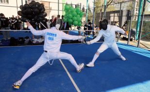 Setting the National Record of Ukraine for the Most Massive Fencing Lesson in Kyiv