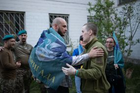 Ukrainian soldiers who returned to Ukraine from Russian captivity