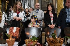 Освячення великодніх кошиків  у Львові