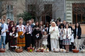 Освячення великодніх  кошиків  у Львові