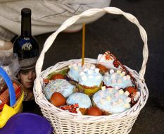 Blessing of Easter baskets in Kyiv